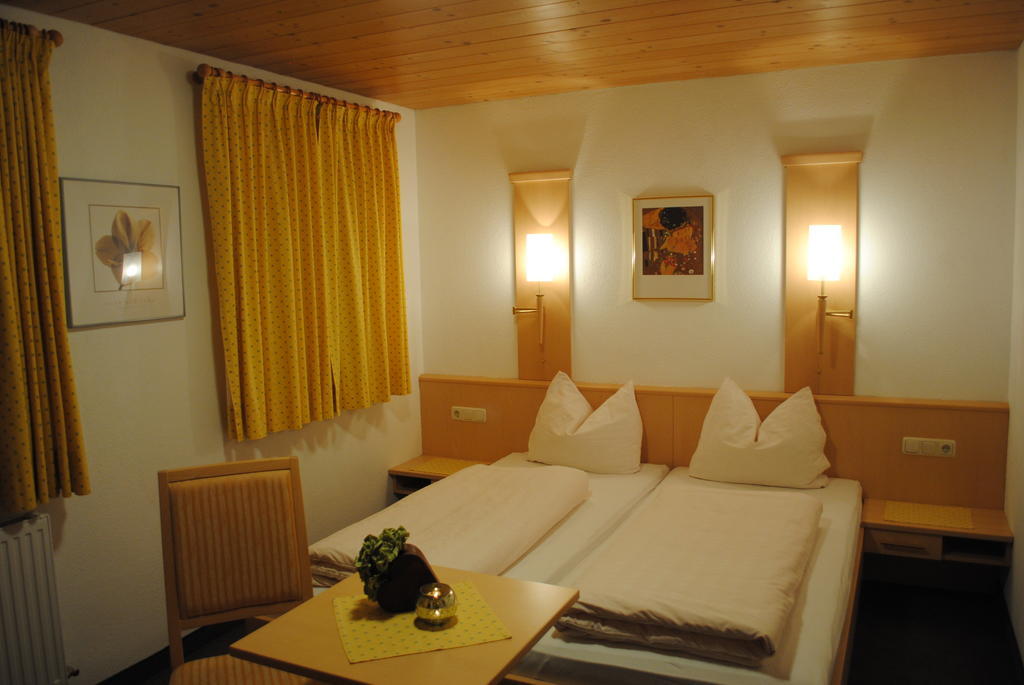 Haus Untergand Appartement Sankt Anton am Arlberg Kamer foto