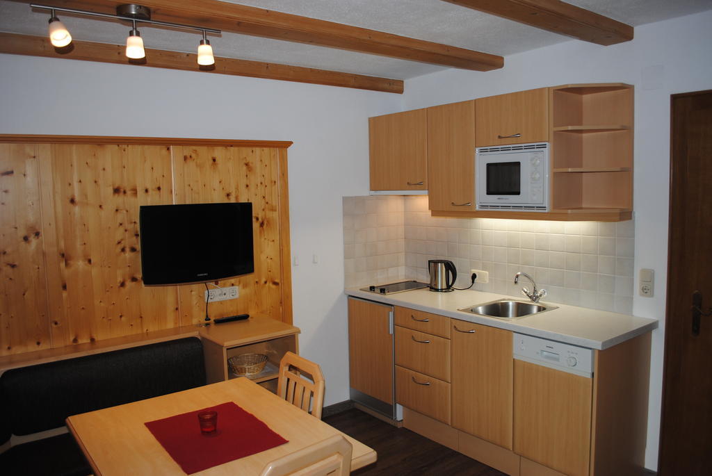 Haus Untergand Appartement Sankt Anton am Arlberg Kamer foto